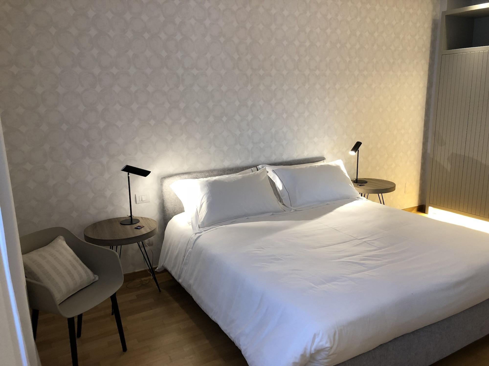 200 Rooms & Terrace Bari Exteriör bild