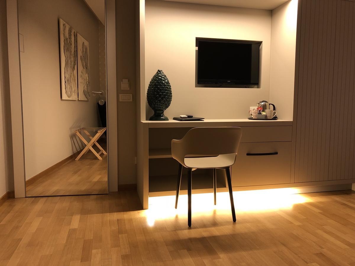 200 Rooms & Terrace Bari Exteriör bild